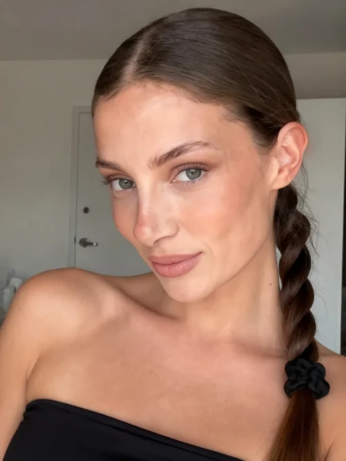 Выразительные и соблазнительные позы с чарующим взглядом